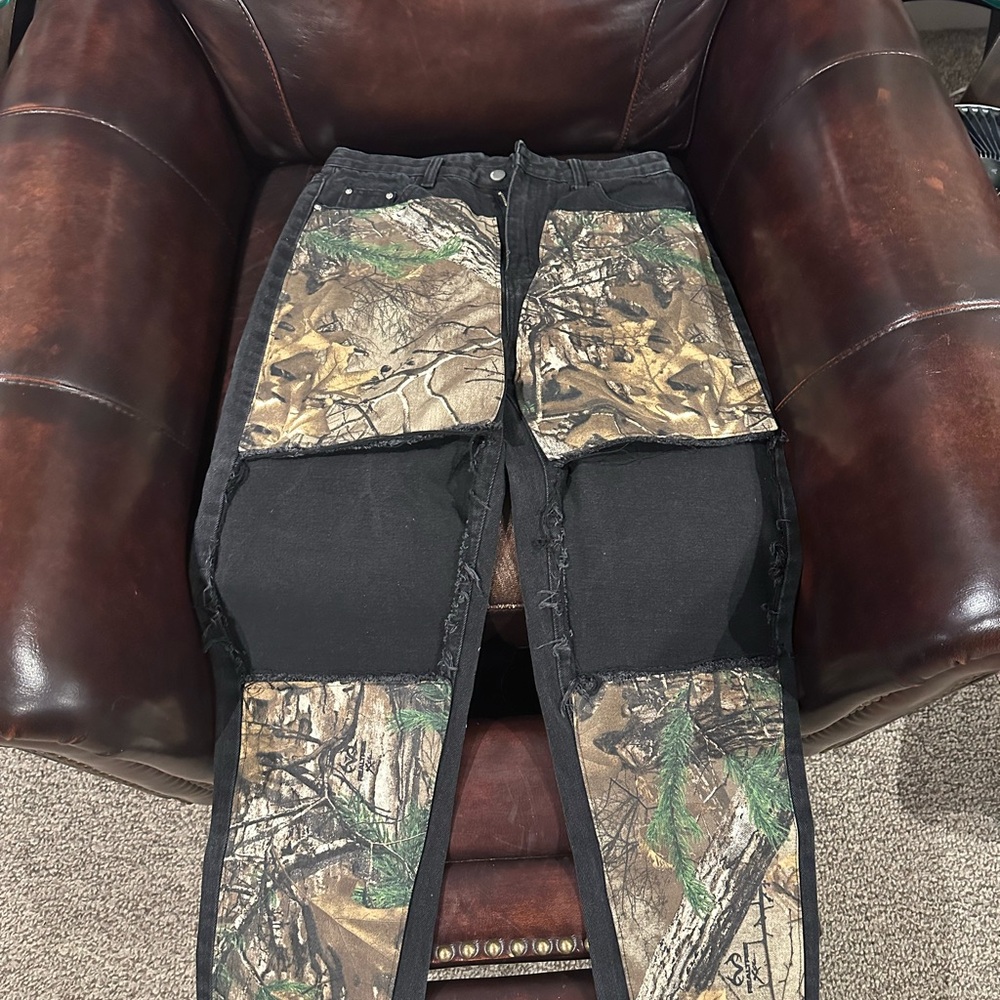 Coalnterry black/camo women’s jean size 10